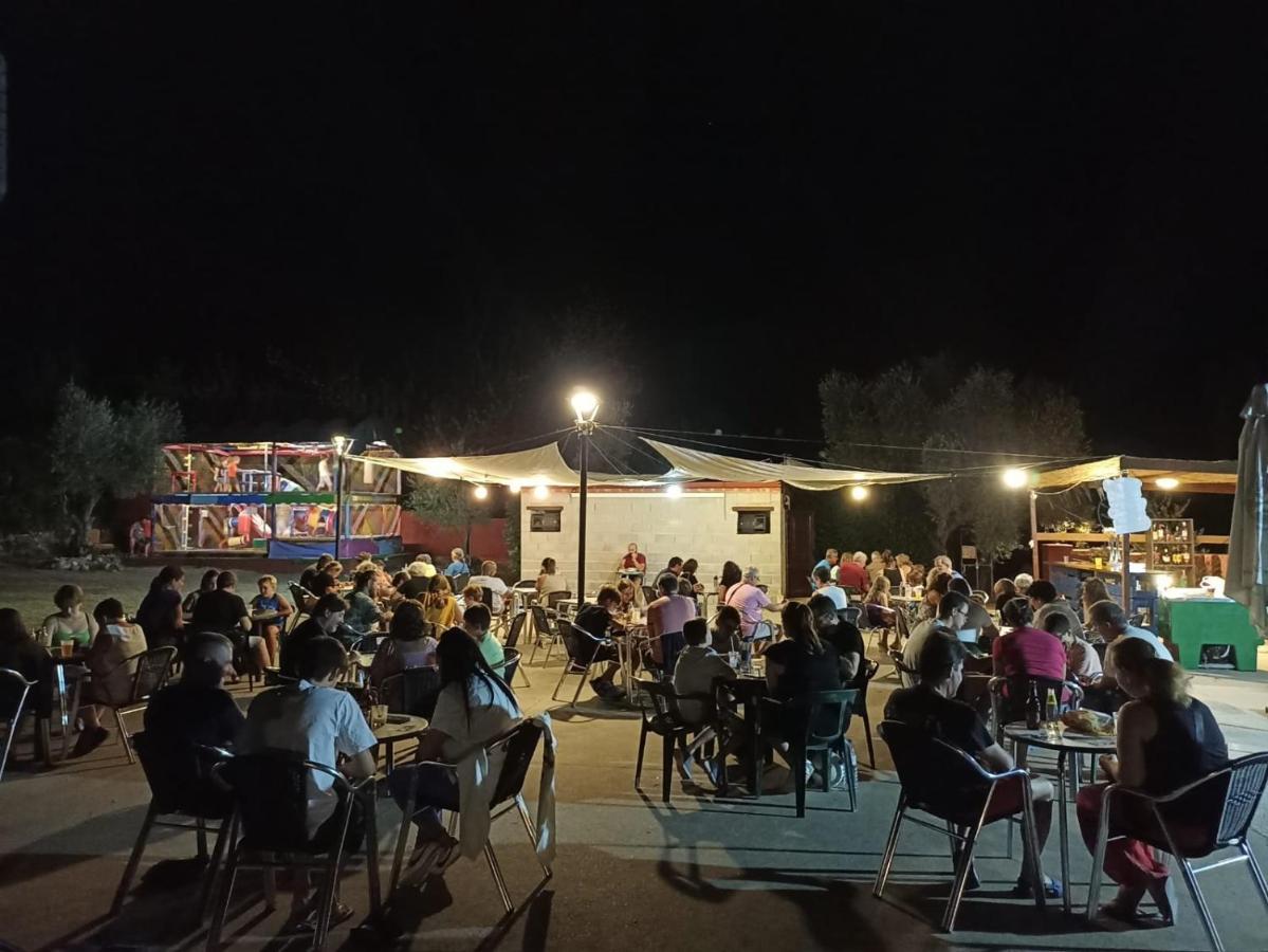 Complejo Aldea Vetonia Check Out Hasta Las 20H Parque De Mascotas Zonas Infantiles Ideal Grupos Parejas Familias Informate Apertura Piscina 1 De Mayo Hervás Zewnętrze zdjęcie