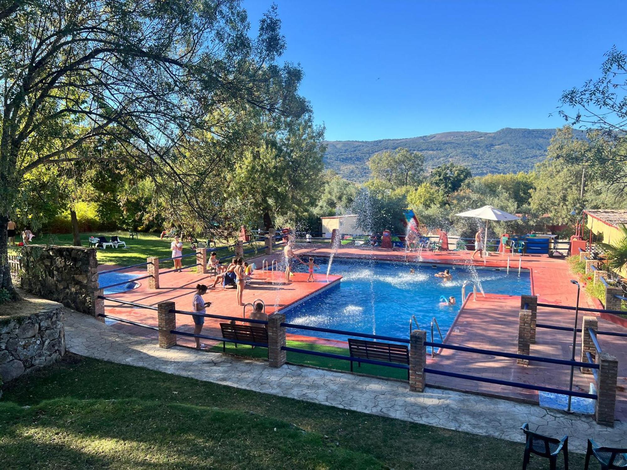 Complejo Aldea Vetonia Check Out Hasta Las 20H Parque De Mascotas Zonas Infantiles Ideal Grupos Parejas Familias Informate Apertura Piscina 1 De Mayo Hervás Zewnętrze zdjęcie