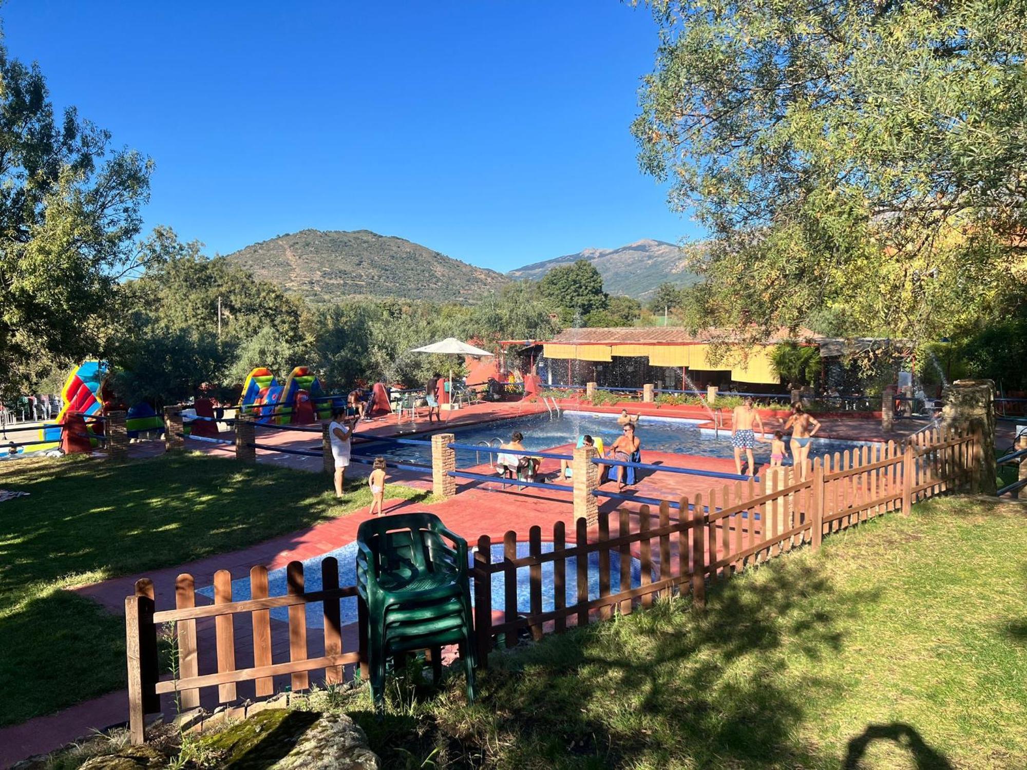 Complejo Aldea Vetonia Check Out Hasta Las 20H Parque De Mascotas Zonas Infantiles Ideal Grupos Parejas Familias Informate Apertura Piscina 1 De Mayo Hervás Zewnętrze zdjęcie